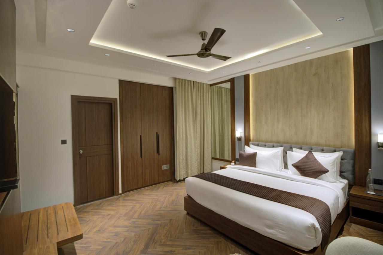 Cygnett Collection K K Hotel Faizābād Eksteriør billede