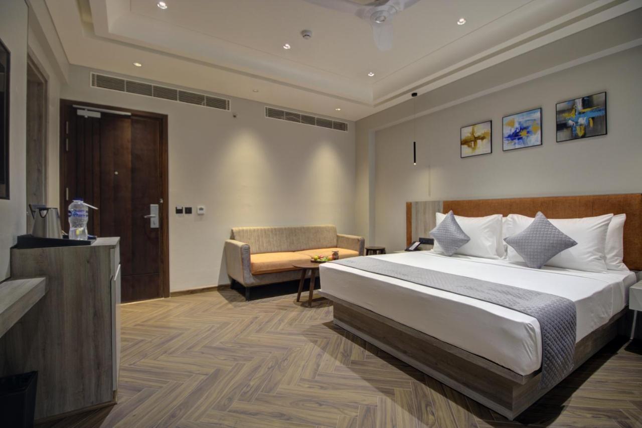 Cygnett Collection K K Hotel Faizābād Eksteriør billede