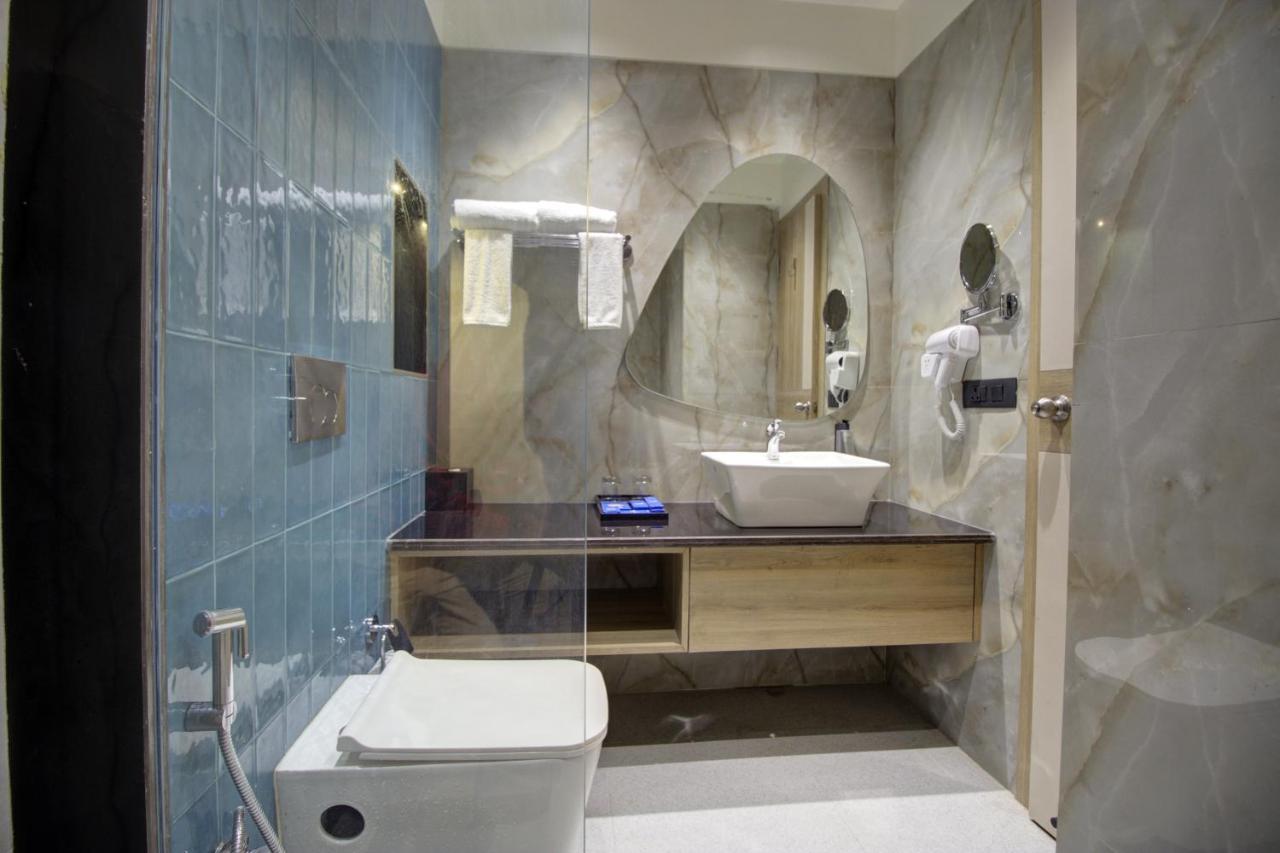 Cygnett Collection K K Hotel Faizābād Eksteriør billede