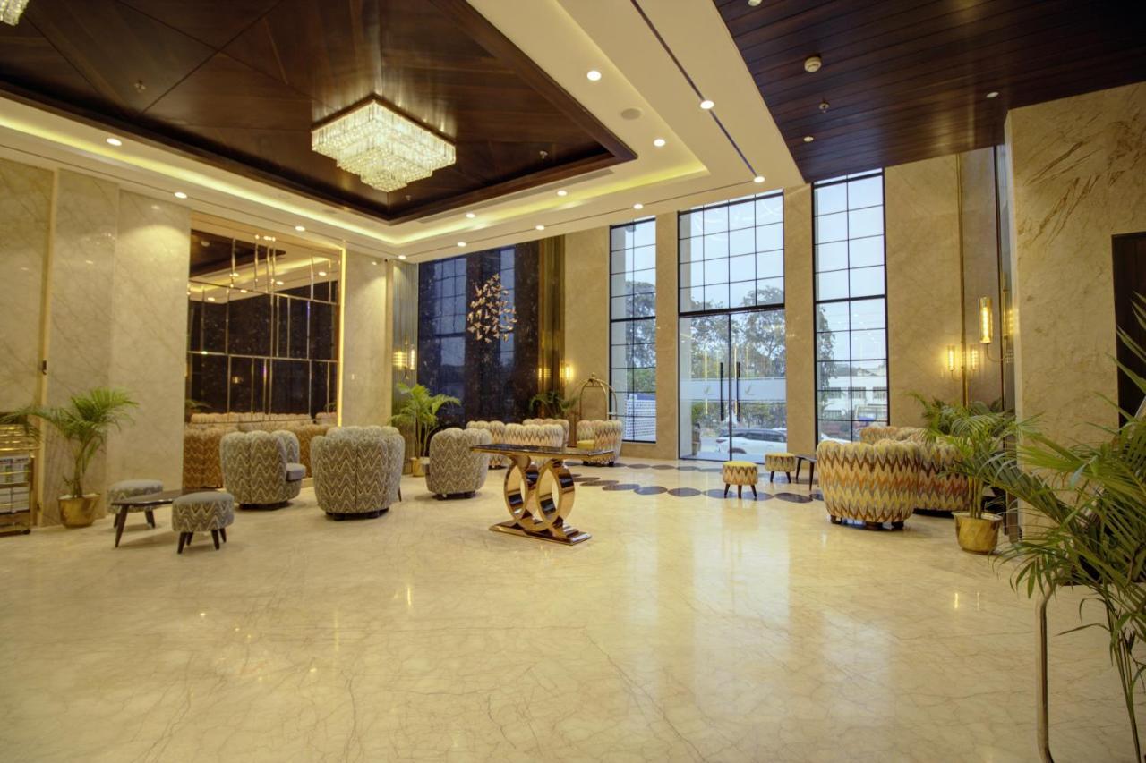 Cygnett Collection K K Hotel Faizābād Eksteriør billede